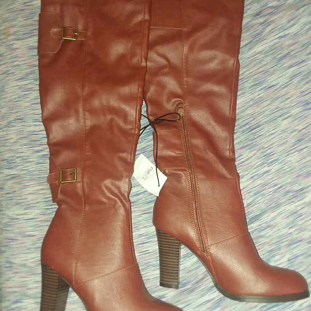 Thigh-high boots (brand NEW)